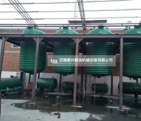 湖南50噸立式動物油熬煉設(shè)備安裝現(xiàn)場